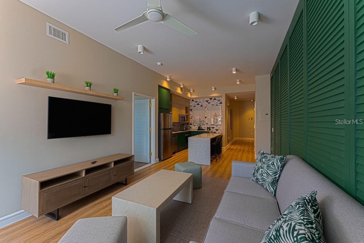 Image 6 of 31 For 3151 Sunset Walk Drive 518