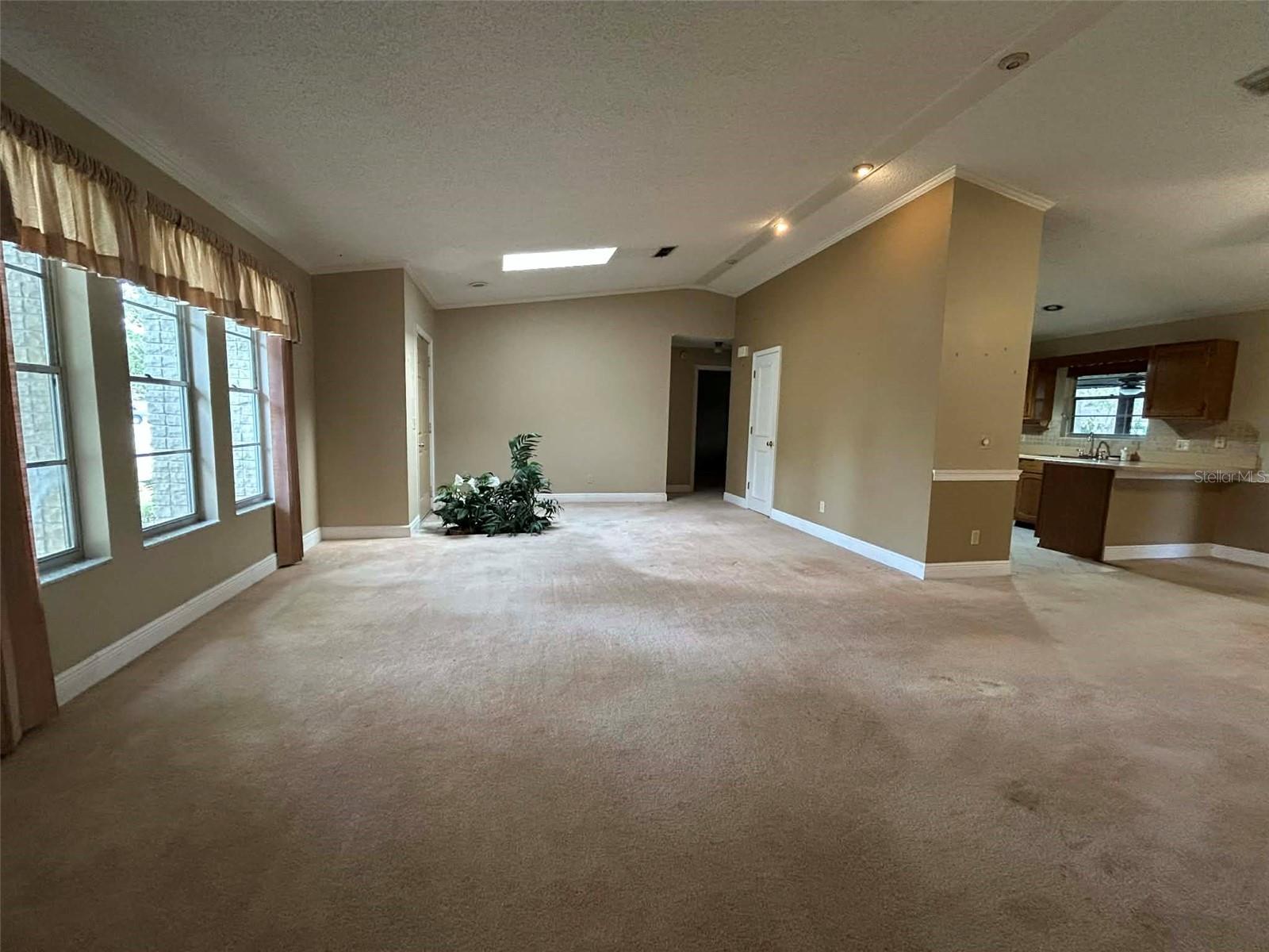 Image 7 of 22 For 1740 King George Drive