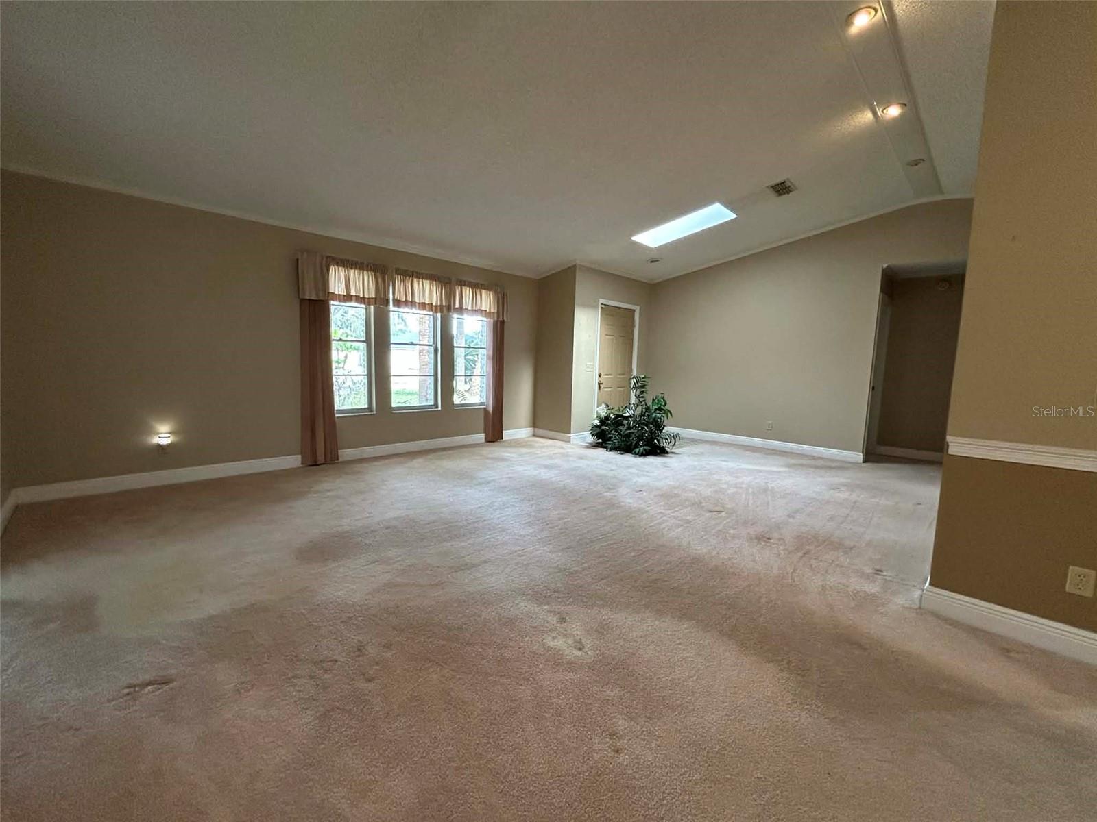 Image 8 of 22 For 1740 King George Drive