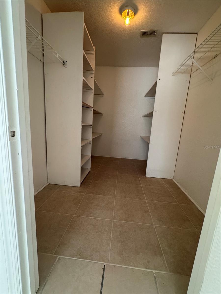 Image 21 of 27 For 3575 Michigan Avenue