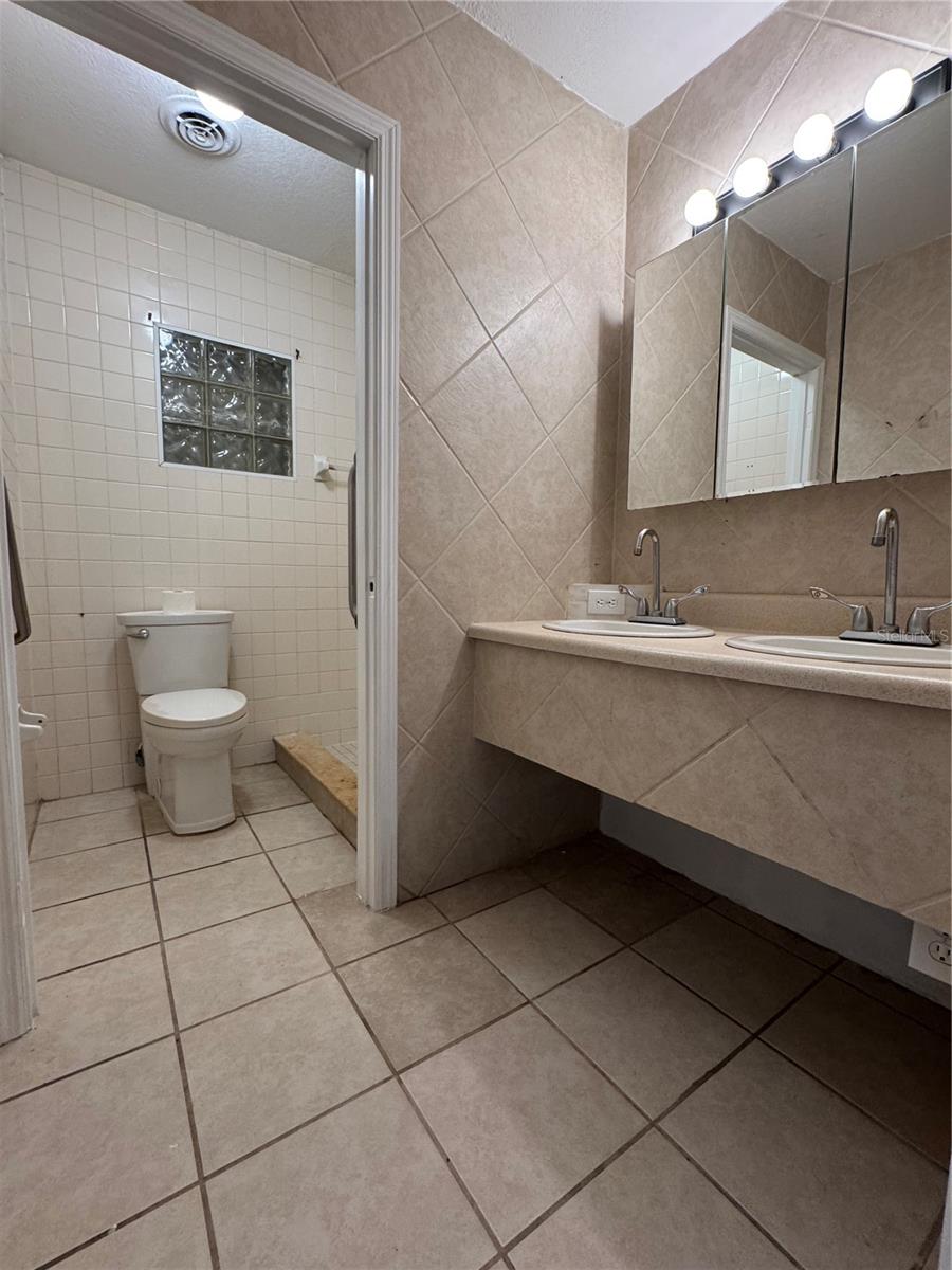 Image 25 of 27 For 3575 Michigan Avenue