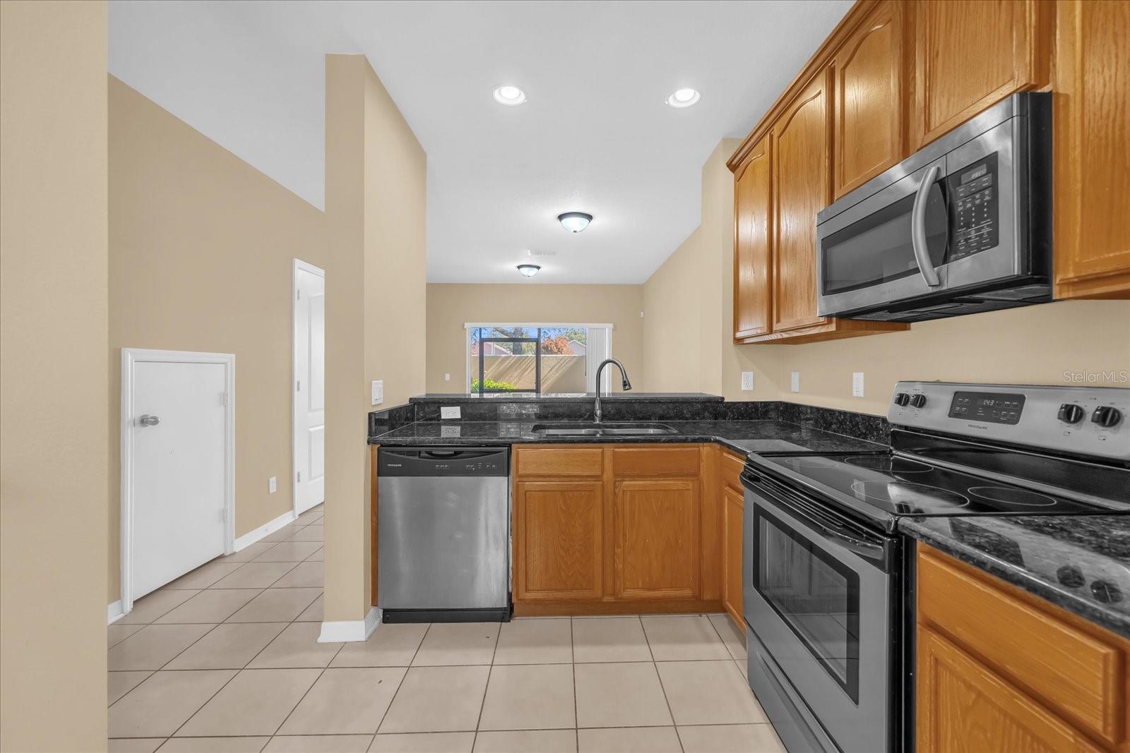 Listing photo id 4 for 3577 Wilshire Way Road 61