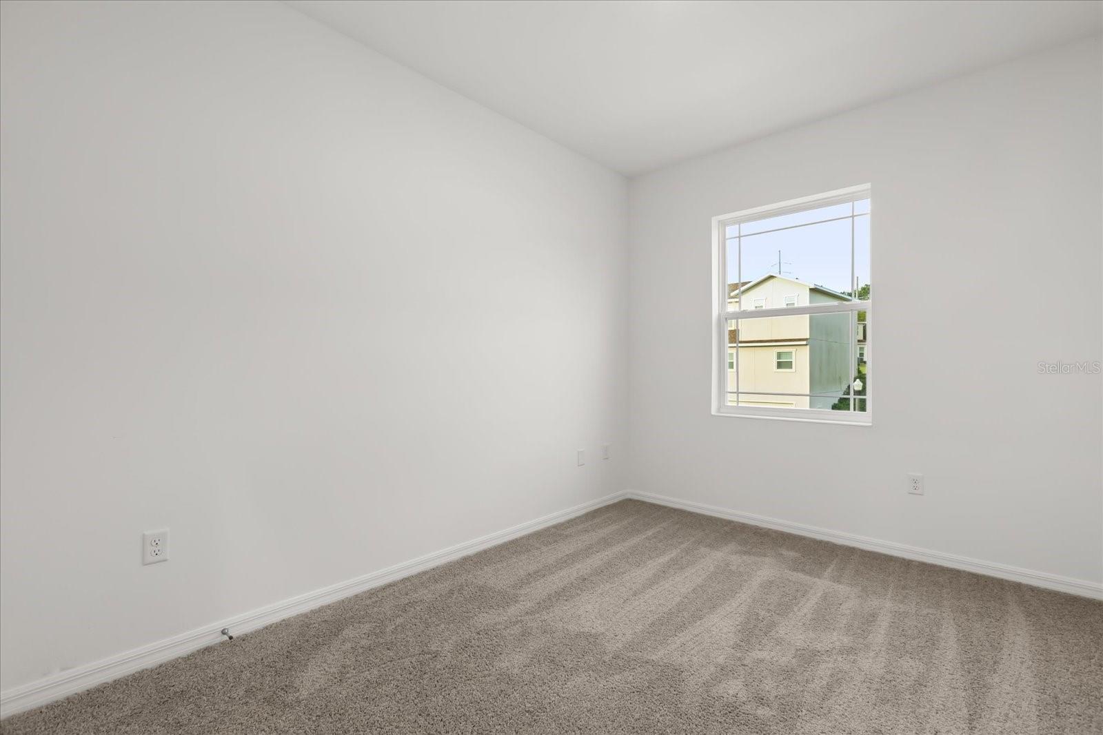 Image 17 of 28 For 925 Lakefront Village Drive