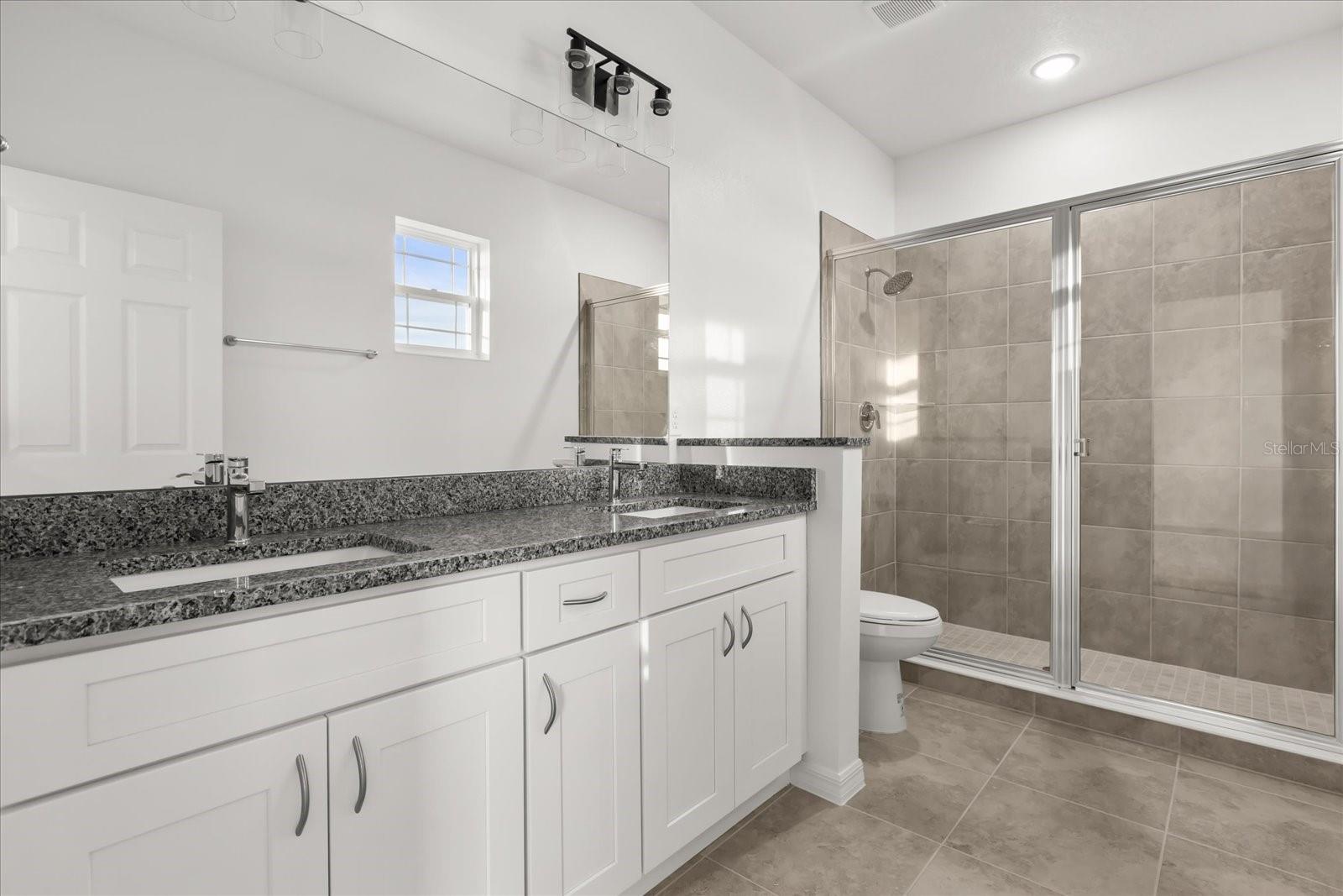 Image 19 of 28 For 925 Lakefront Village Drive