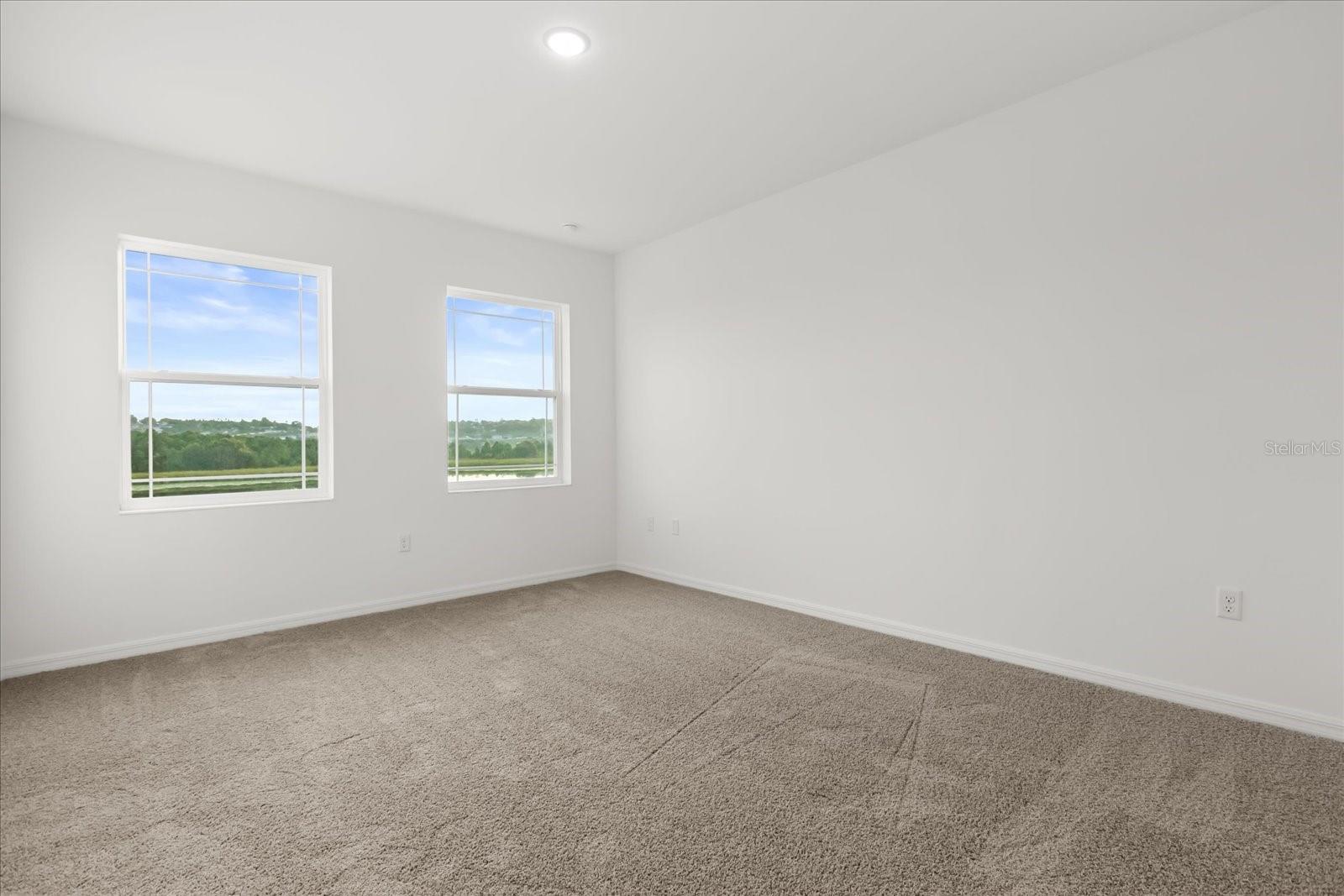 Image 20 of 28 For 925 Lakefront Village Drive