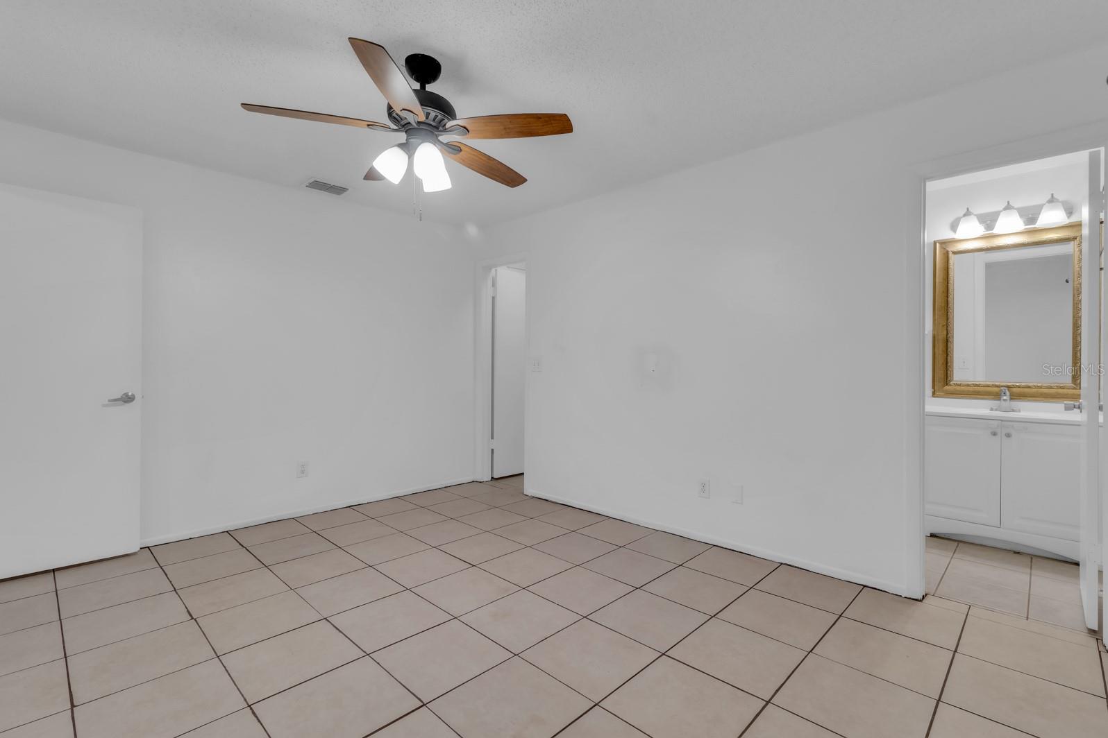 Image 15 of 38 For 2432 King Oak Court