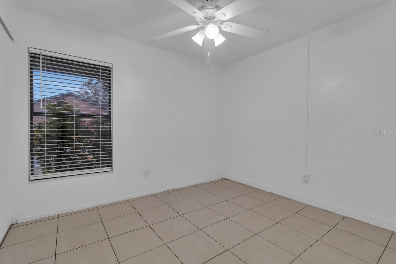 Image 17 of 38 For 2432 King Oak Court