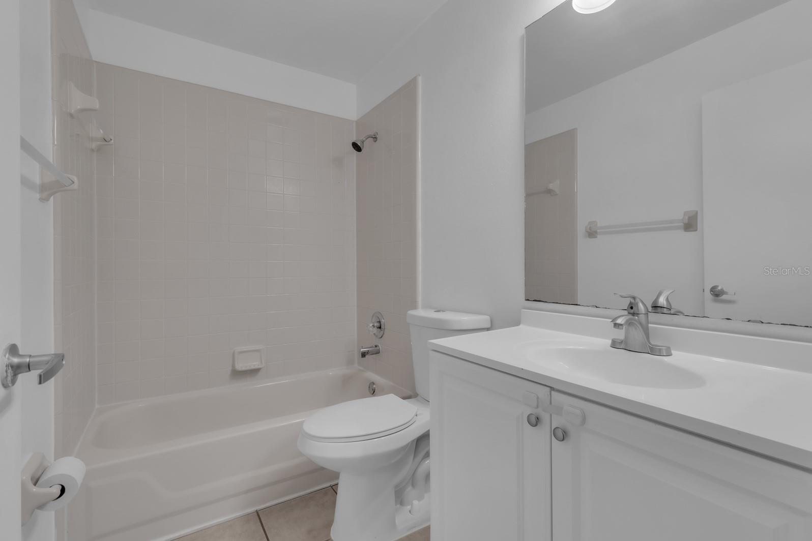 Image 20 of 38 For 2432 King Oak Court