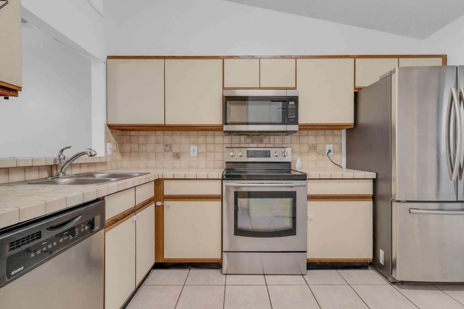 Image 24 of 38 For 2432 King Oak Court