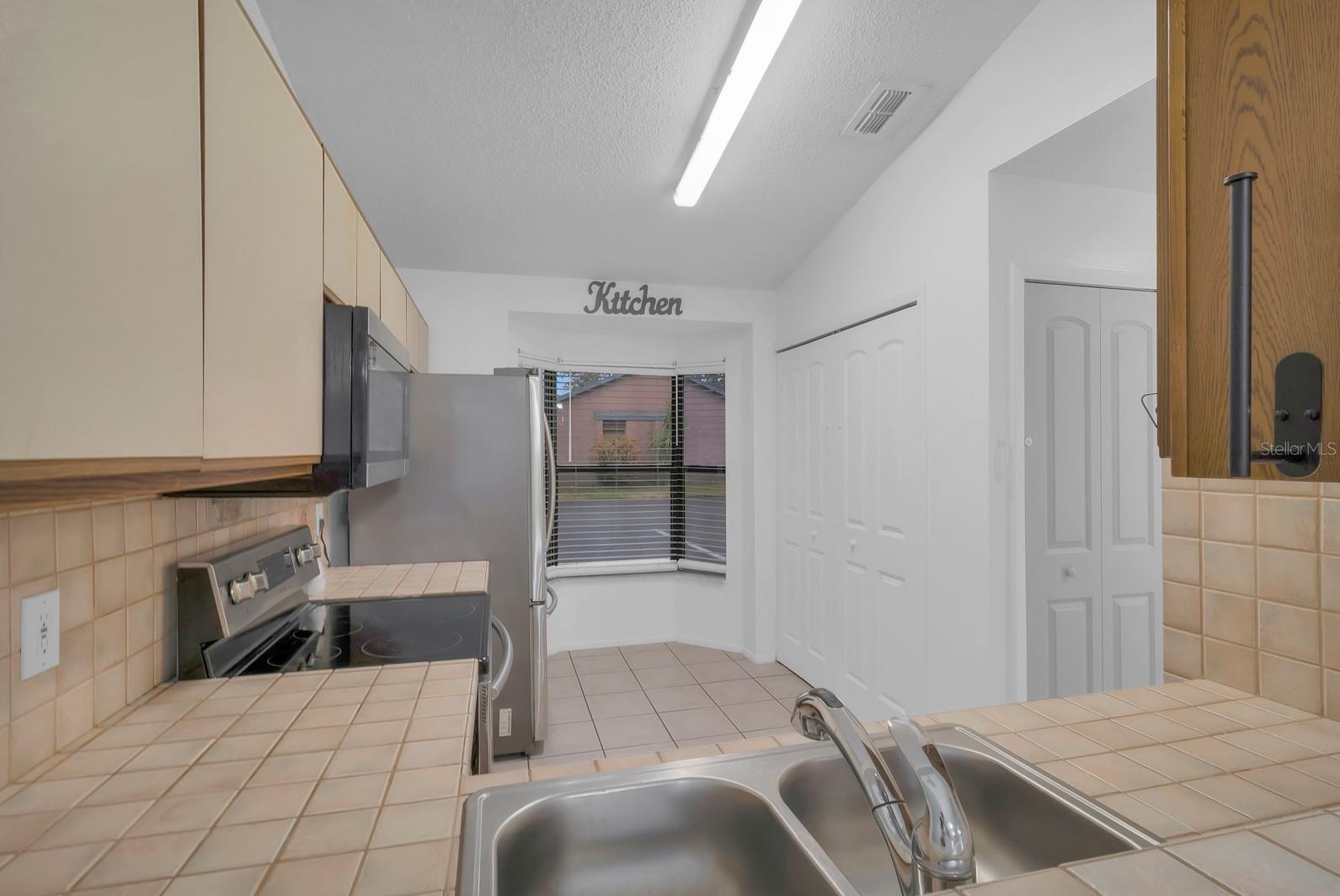 Image 30 of 38 For 2432 King Oak Court