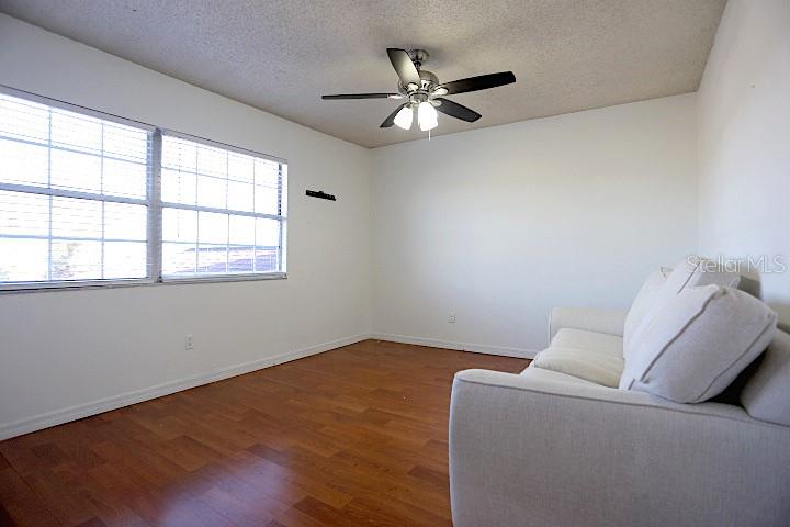 Image 10 of 25 For 12572 Wisconsin Woods Lane