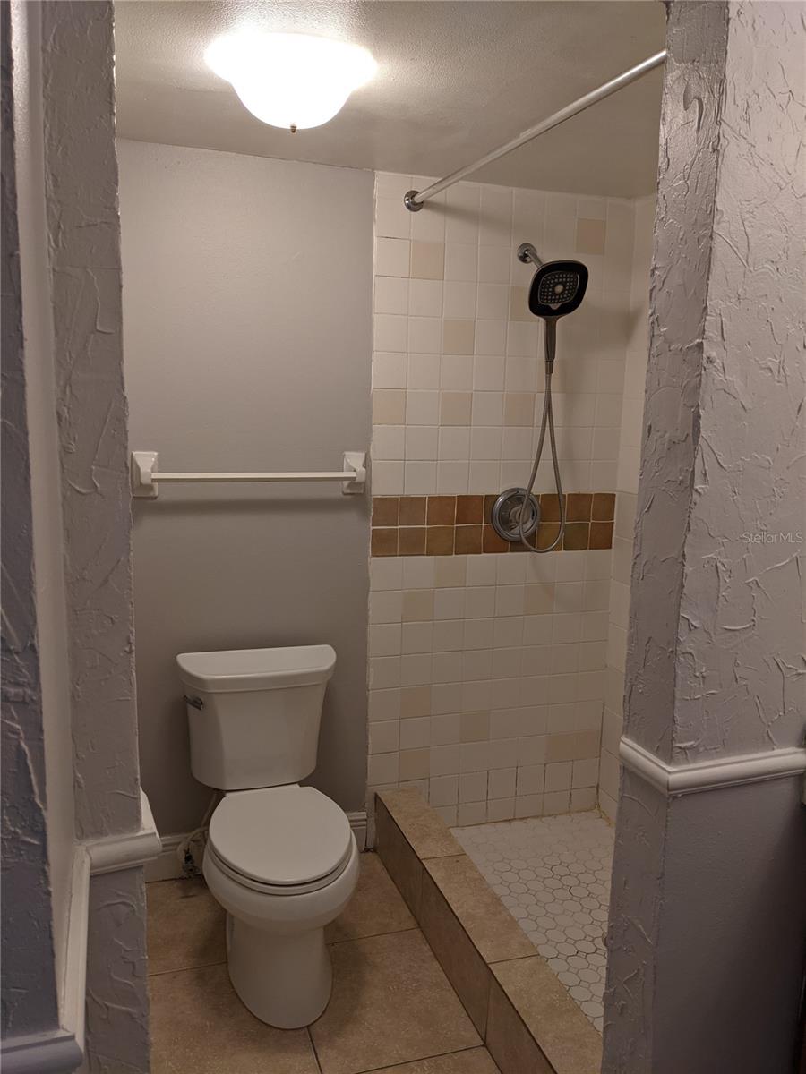 Image 18 of 25 For 200 Maitland Avenue 11