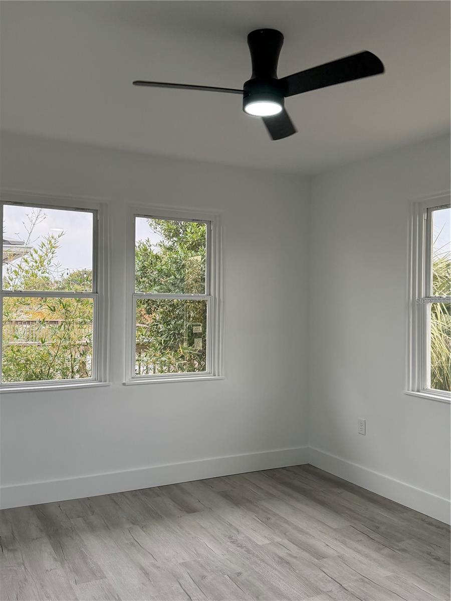 Image 16 of 28 For 2061 Peninsula Drive