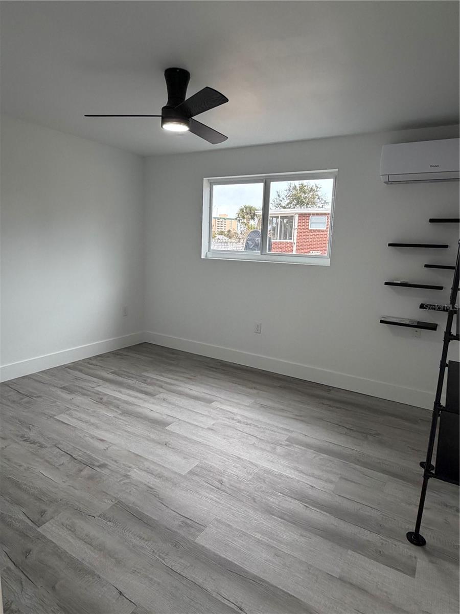 Image 20 of 28 For 2061 Peninsula Drive