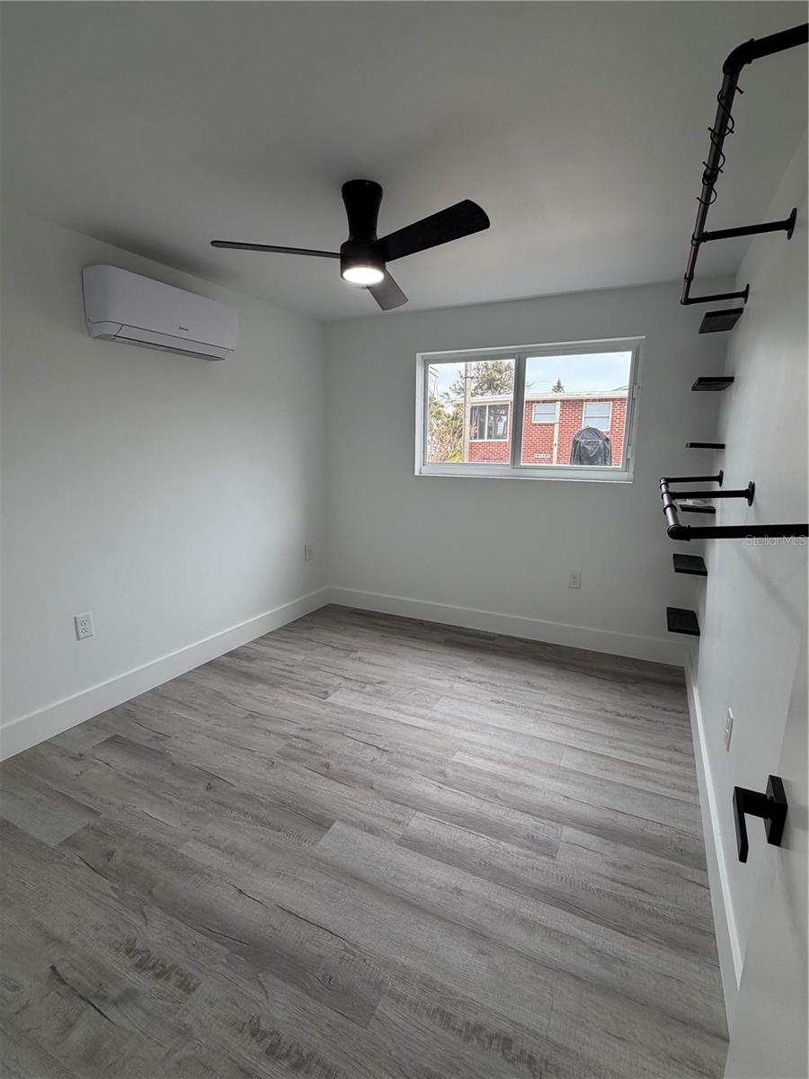 Image 21 of 28 For 2061 Peninsula Drive