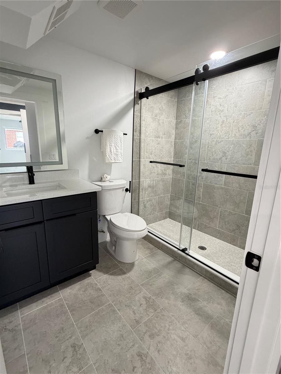 Image 22 of 28 For 2061 Peninsula Drive