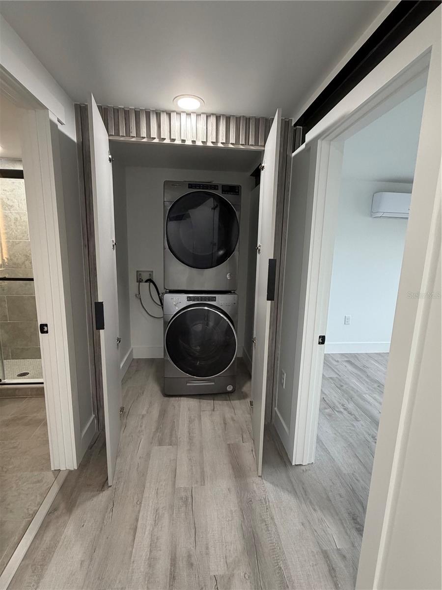 Image 24 of 28 For 2061 Peninsula Drive