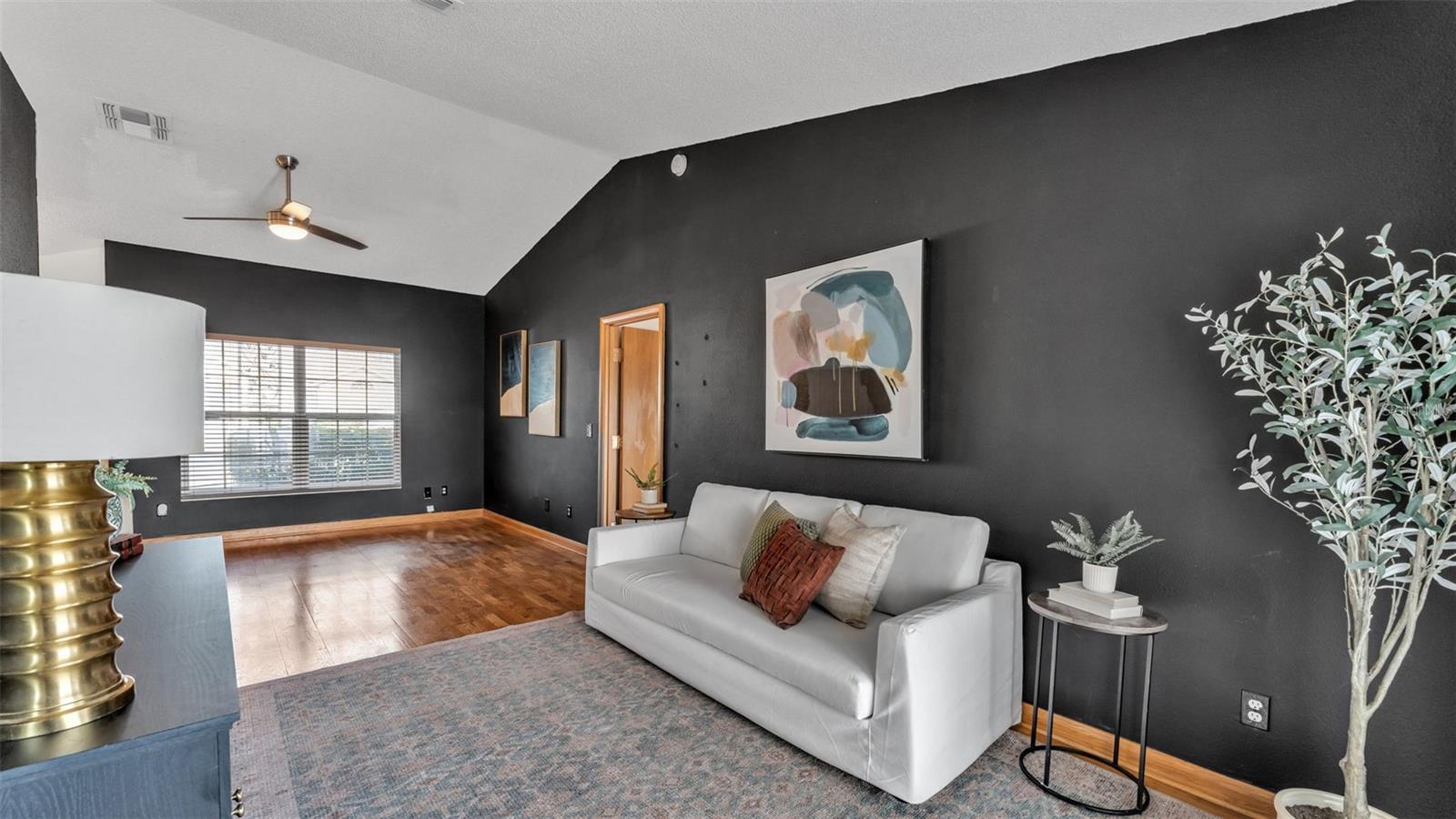 Image 12 of 53 For 7719 Landsdowne Lane