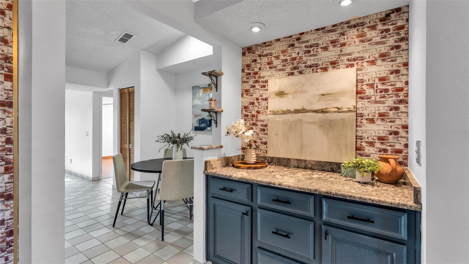 Image 6 of 53 For 7719 Landsdowne Lane