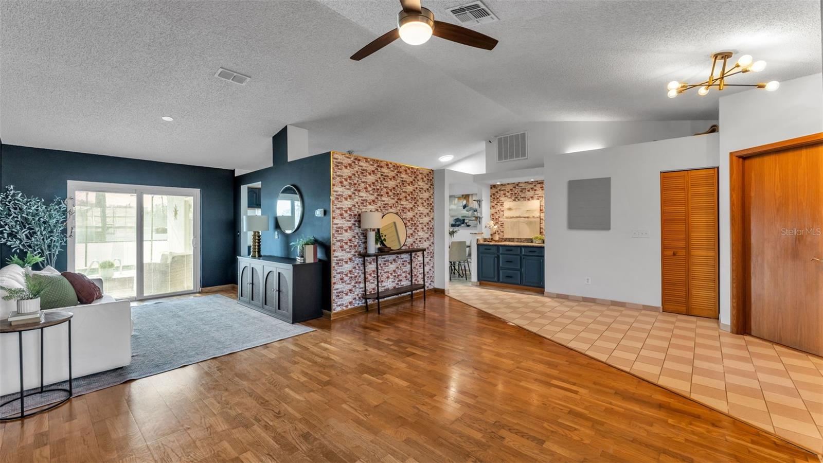 Image 8 of 53 For 7719 Landsdowne Lane