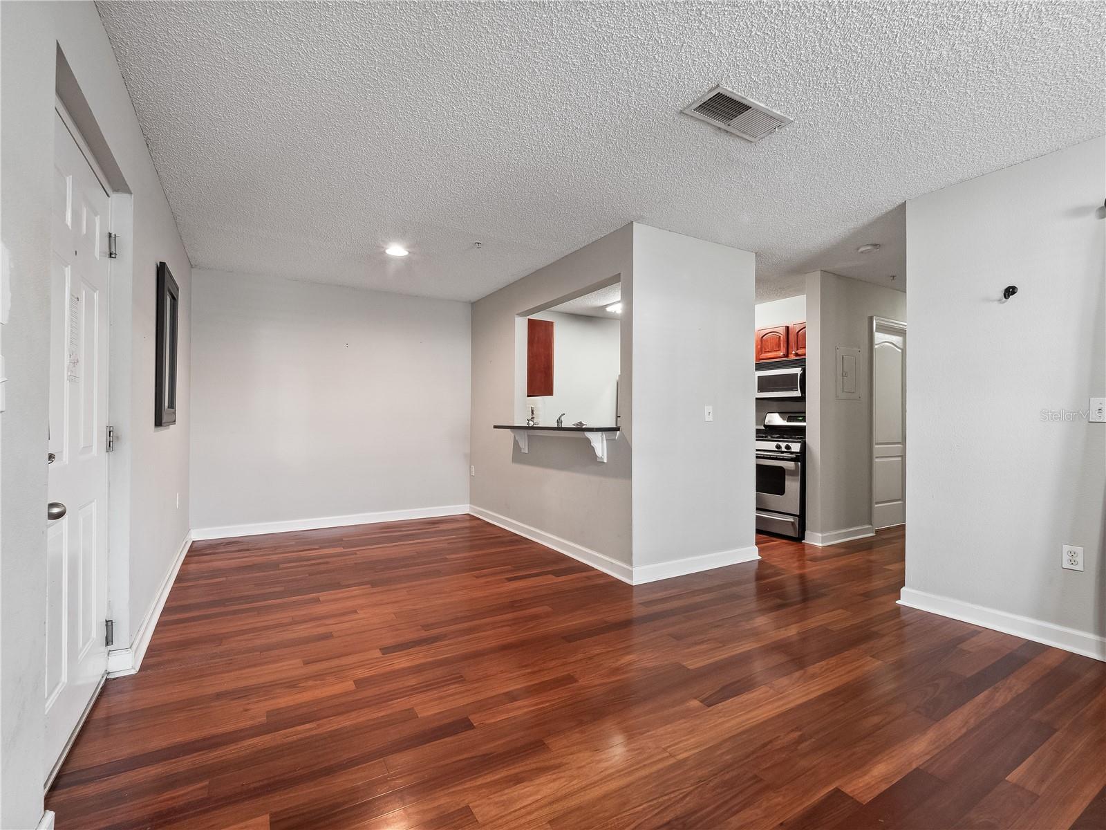 Image 19 of 20 For 2077 Dixie Belle Drive 2077c