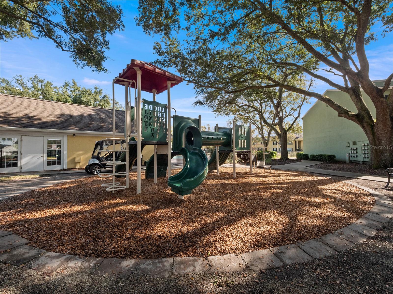 Image 3 of 20 For 2077 Dixie Belle Drive 2077c