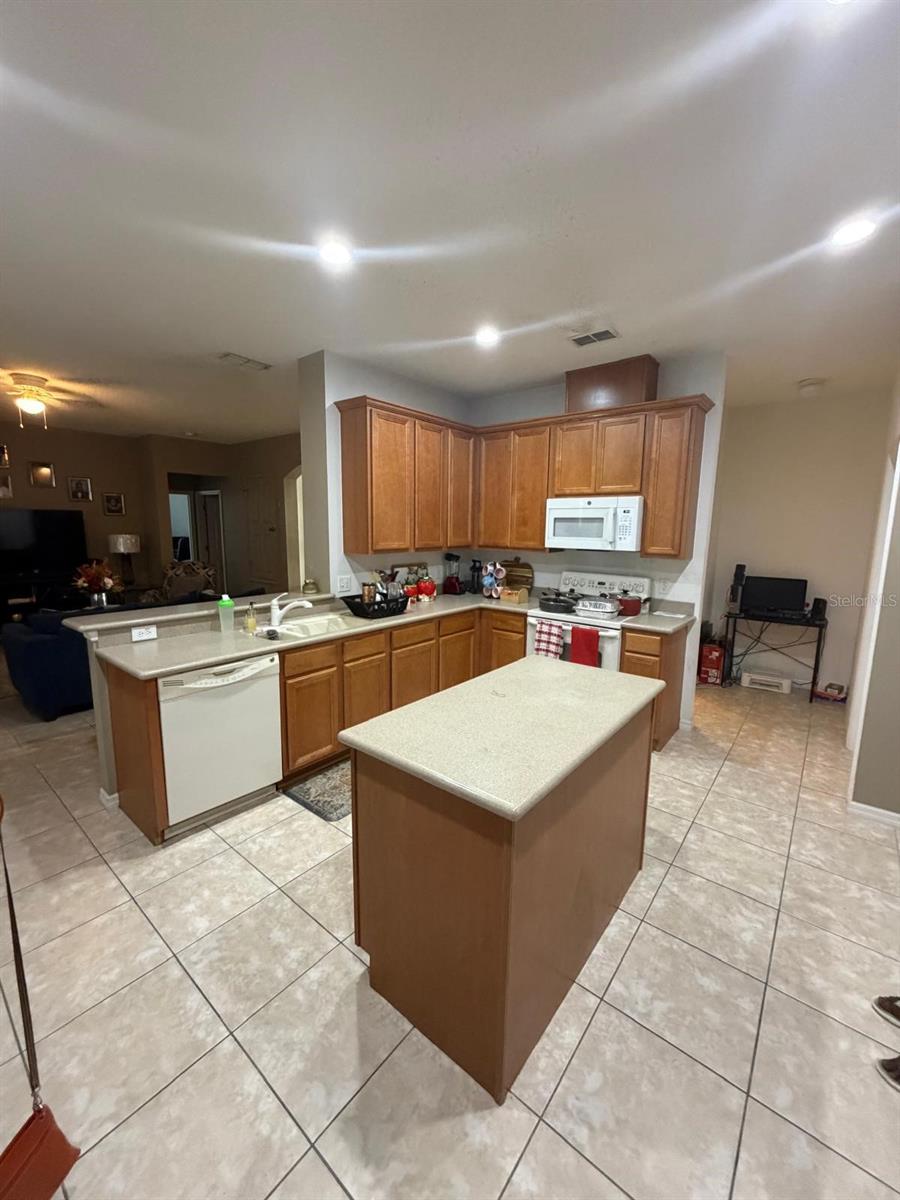 Image 21 of 29 For 430 Merlot Drive