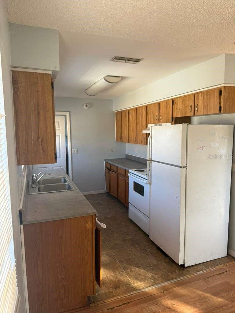 Image 4 of 15 For 2117 Winger Avenue