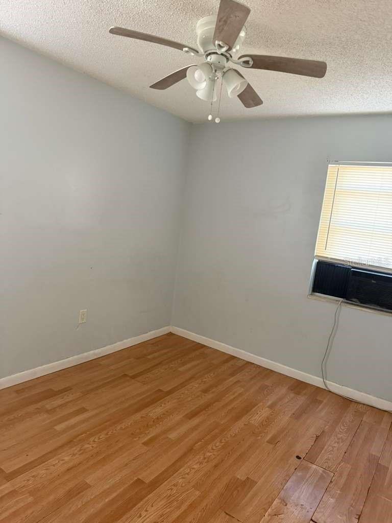 Image 5 of 15 For 2117 Winger Avenue