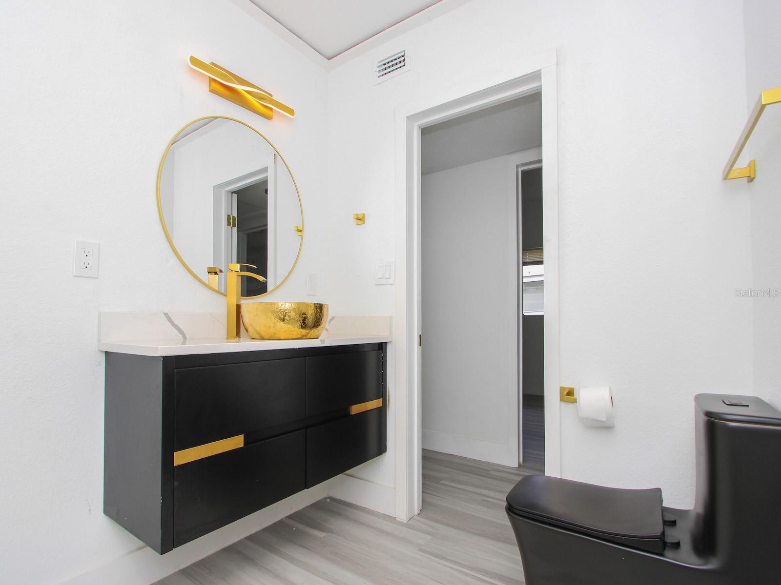 Image 22 of 42 For 4201 Park Lake Street