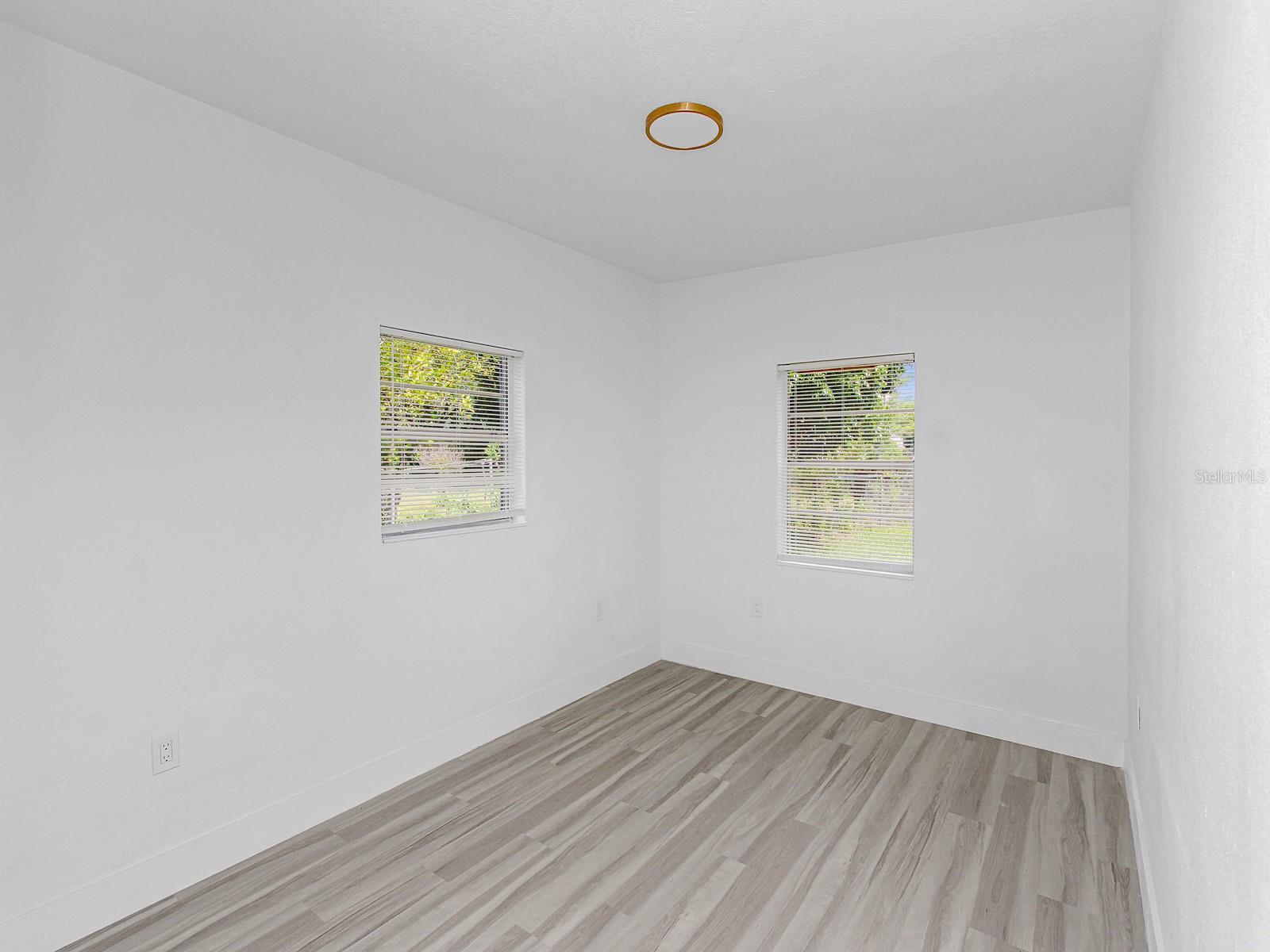 Image 27 of 42 For 4201 Park Lake Street