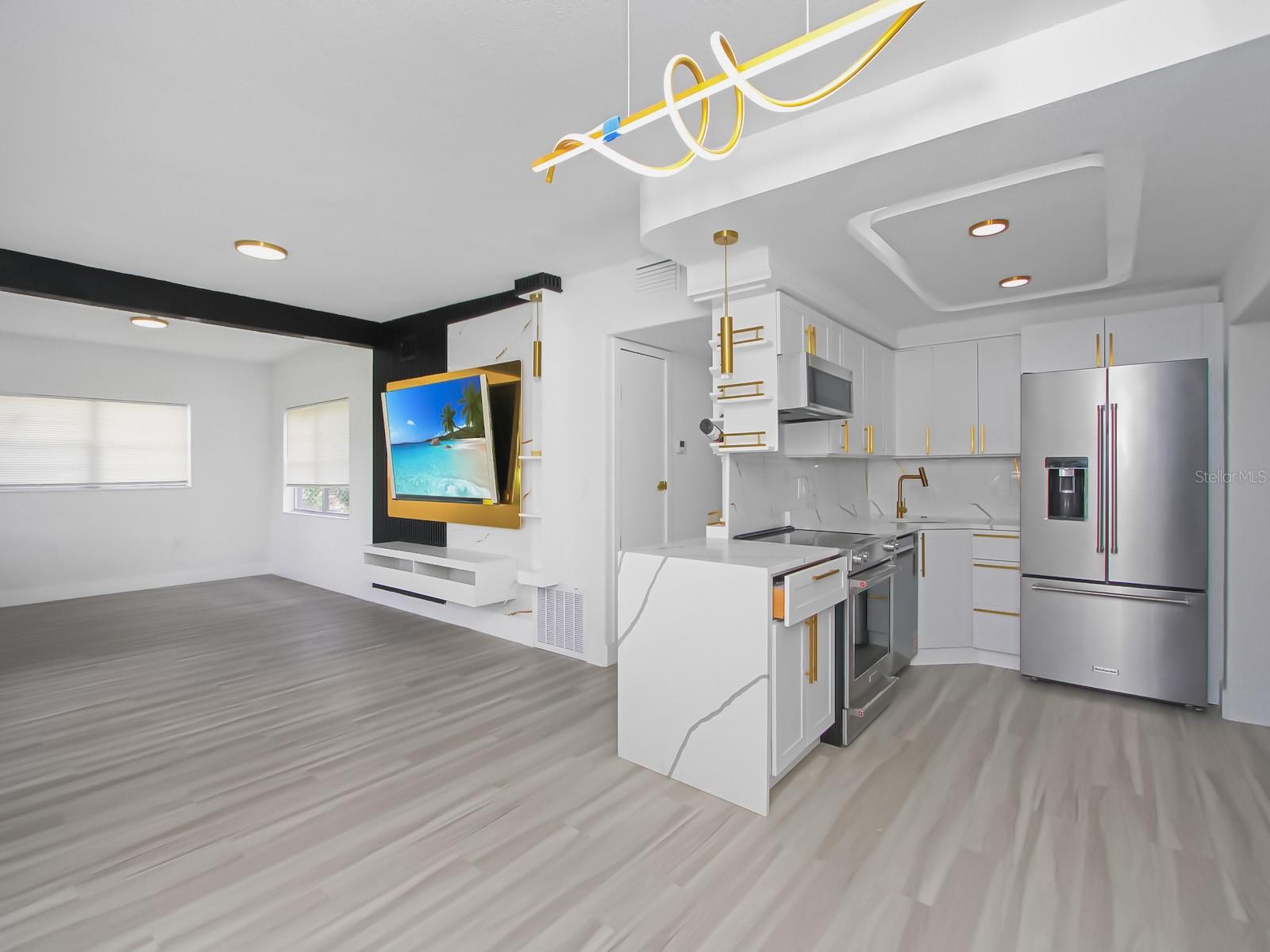 Image 5 of 42 For 4201 Park Lake Street