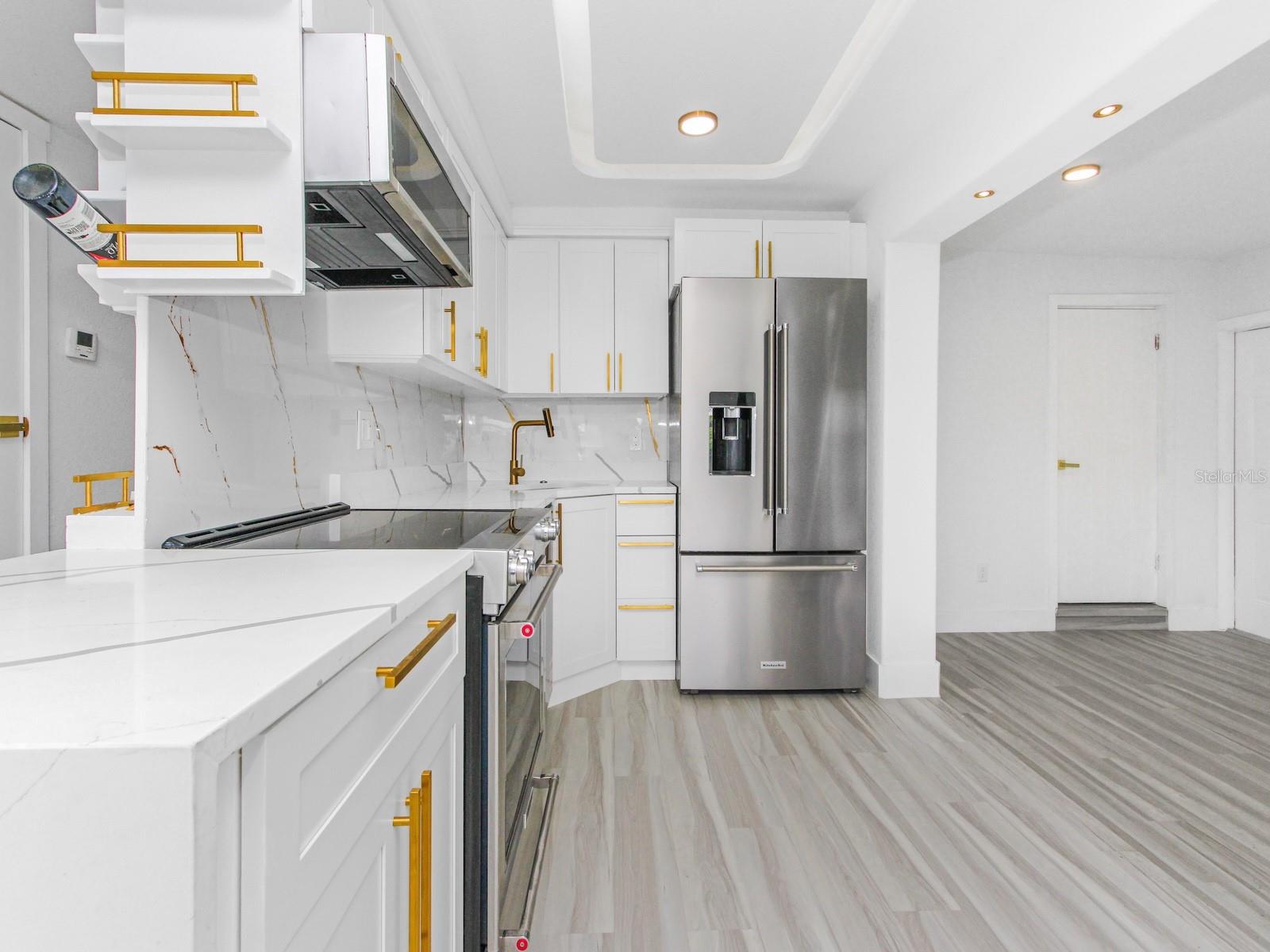 Image 9 of 42 For 4201 Park Lake Street