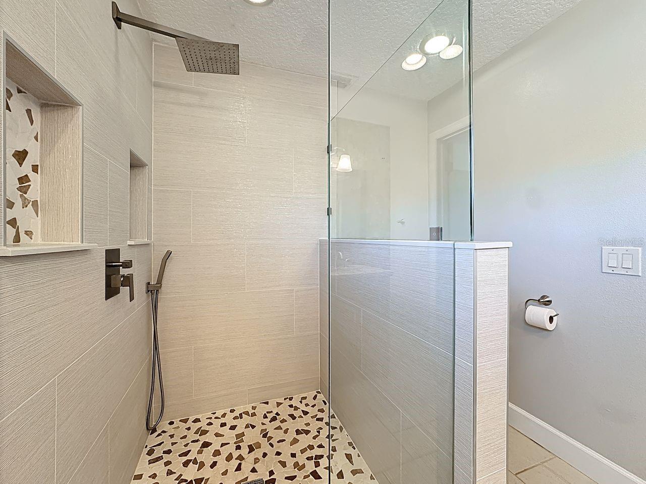 Image 29 of 56 For 8019 Madeira Court