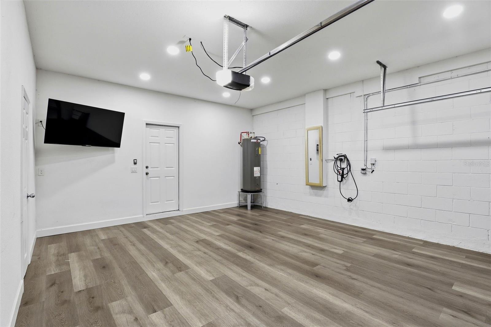 Image 31 of 40 For 2605 Play Hard Alley