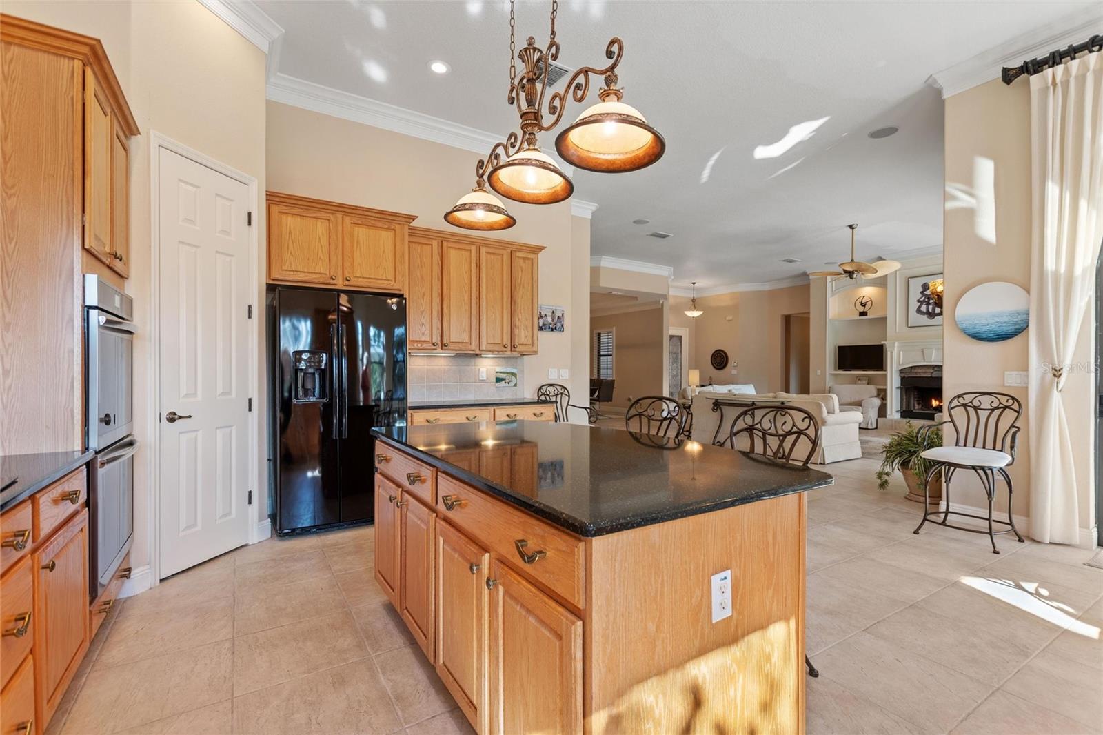 Image 15 of 74 For 927 San Raphael Street