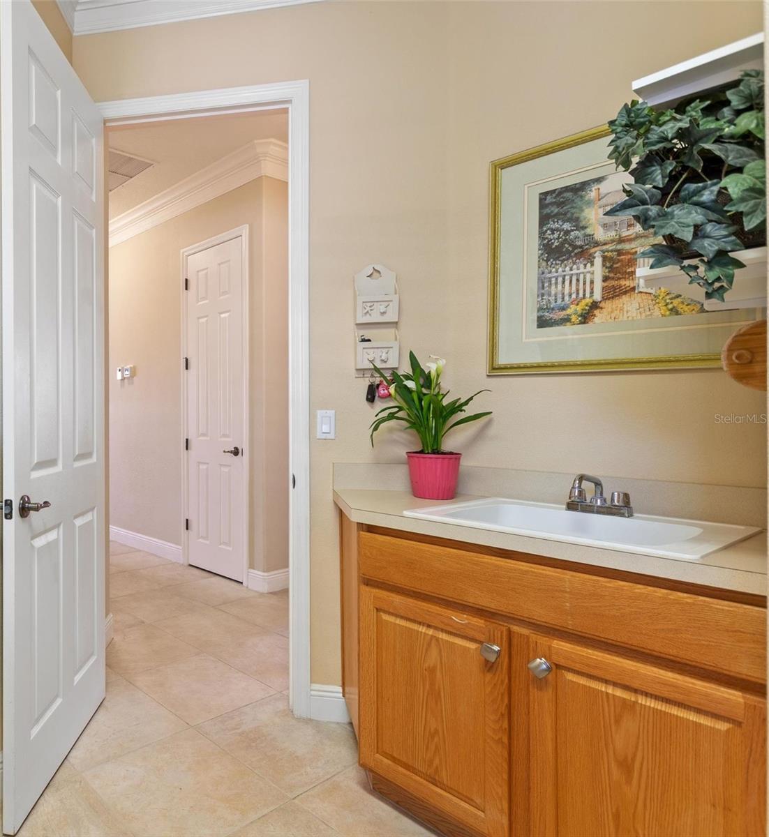 Image 30 of 74 For 927 San Raphael Street