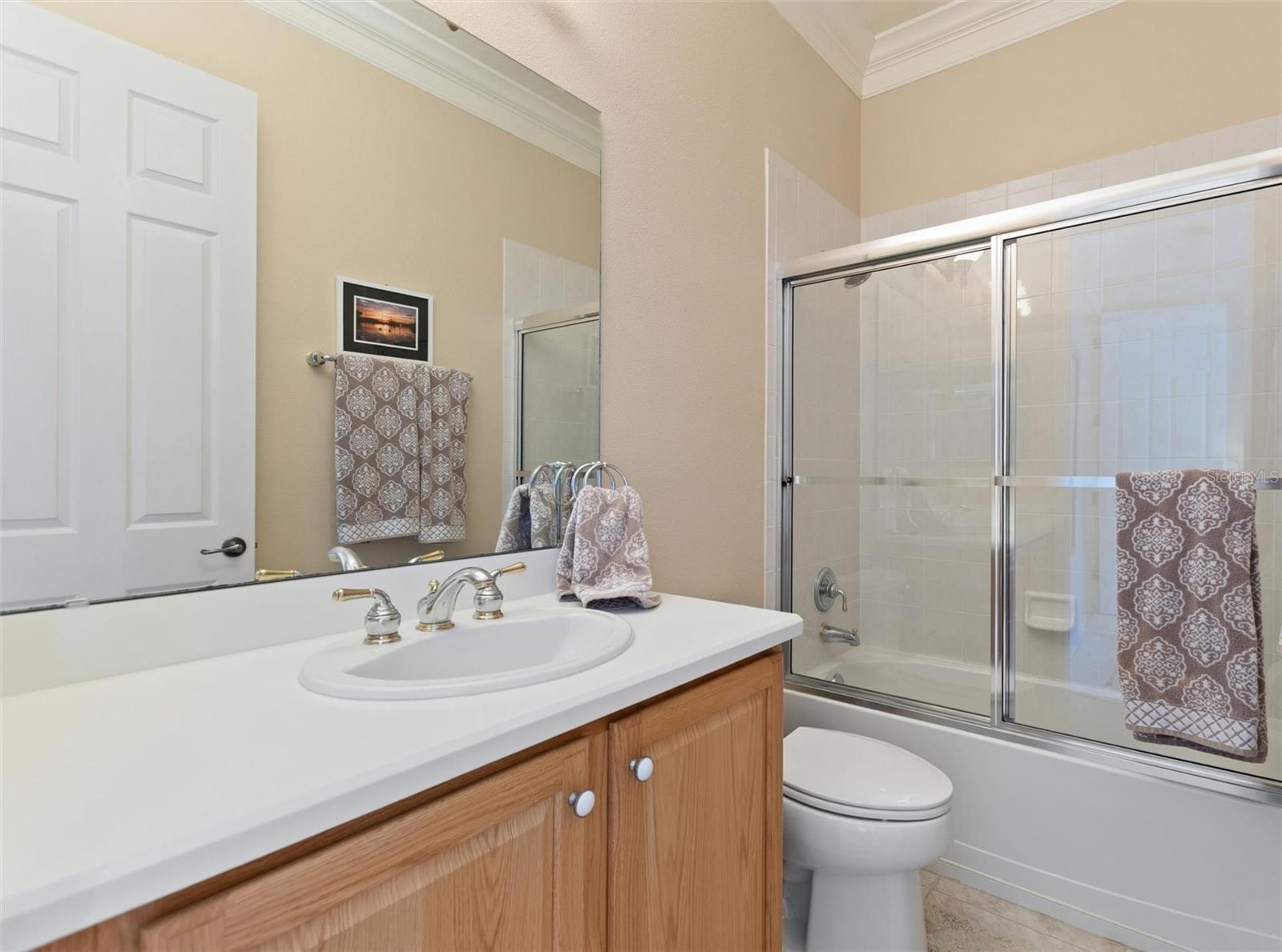 Image 32 of 74 For 927 San Raphael Street