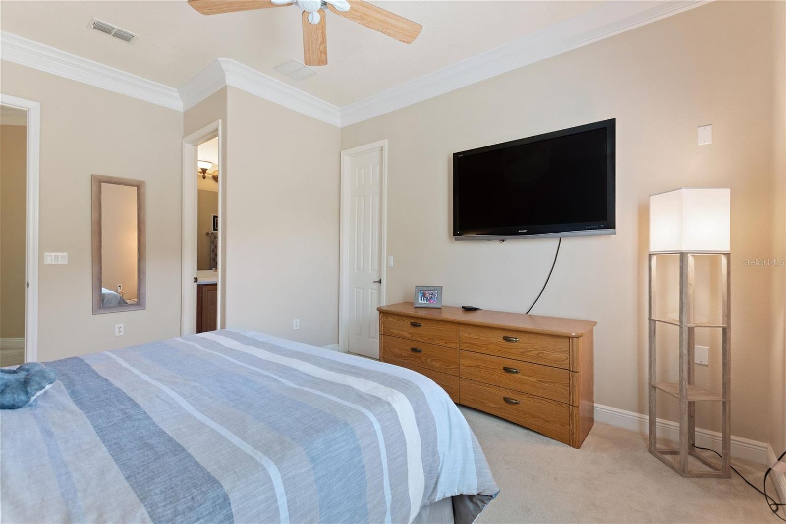 Image 34 of 74 For 927 San Raphael Street