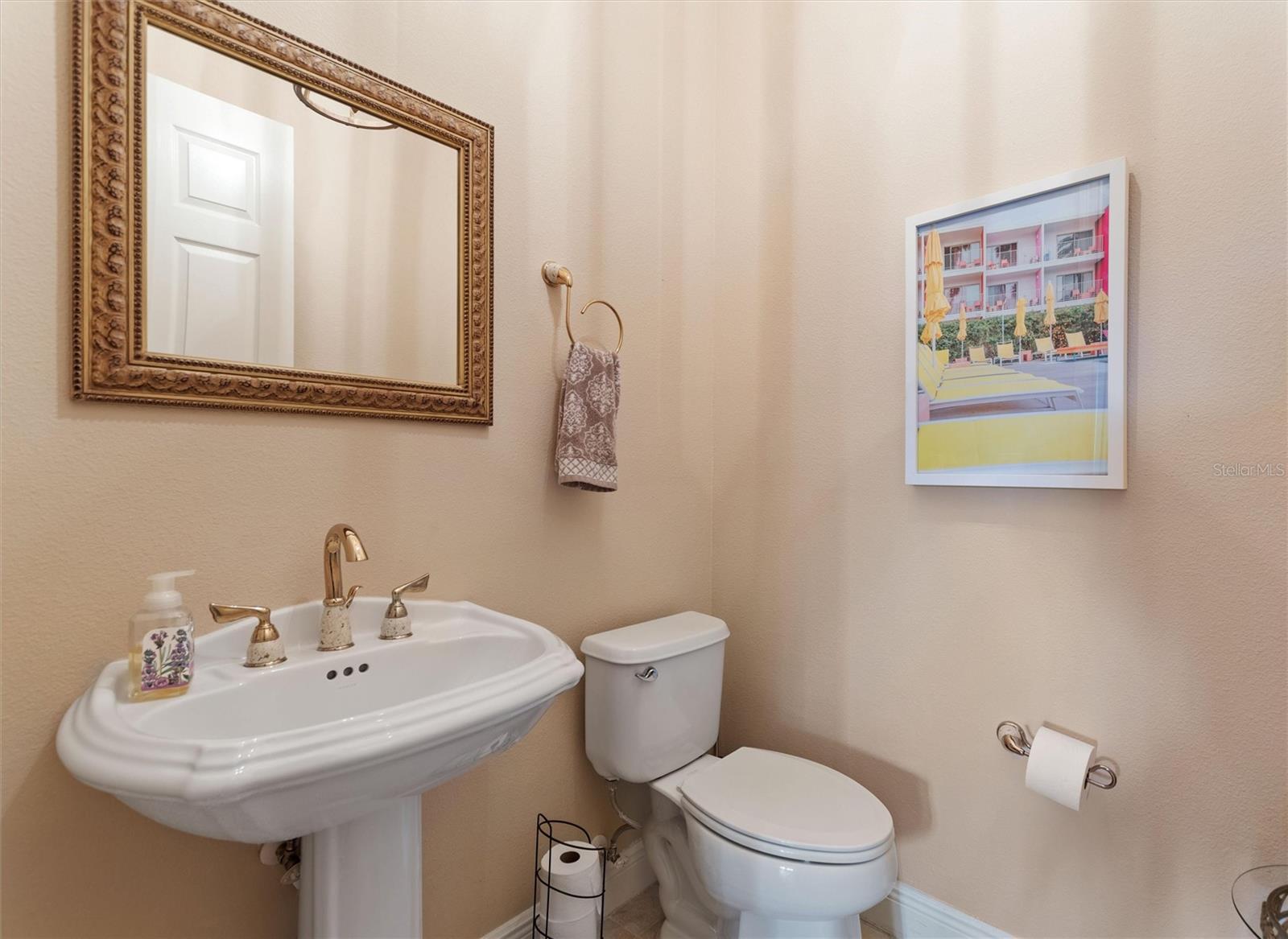 Image 35 of 74 For 927 San Raphael Street