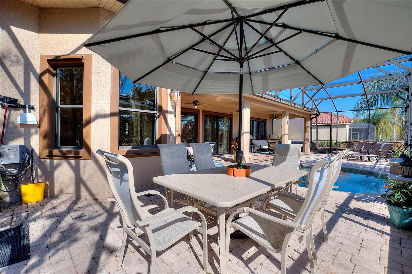 Image 46 of 74 For 927 San Raphael Street