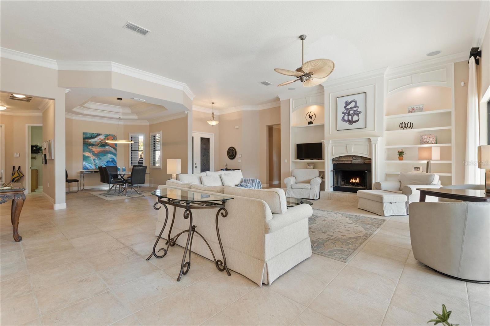 Image 5 of 74 For 927 San Raphael Street