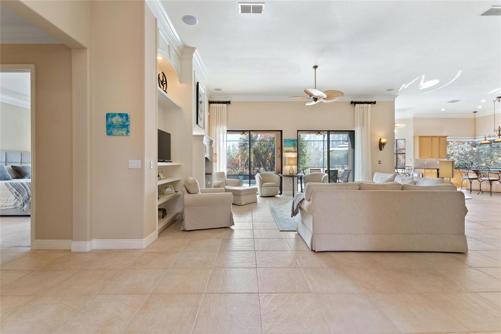 Image 6 of 74 For 927 San Raphael Street