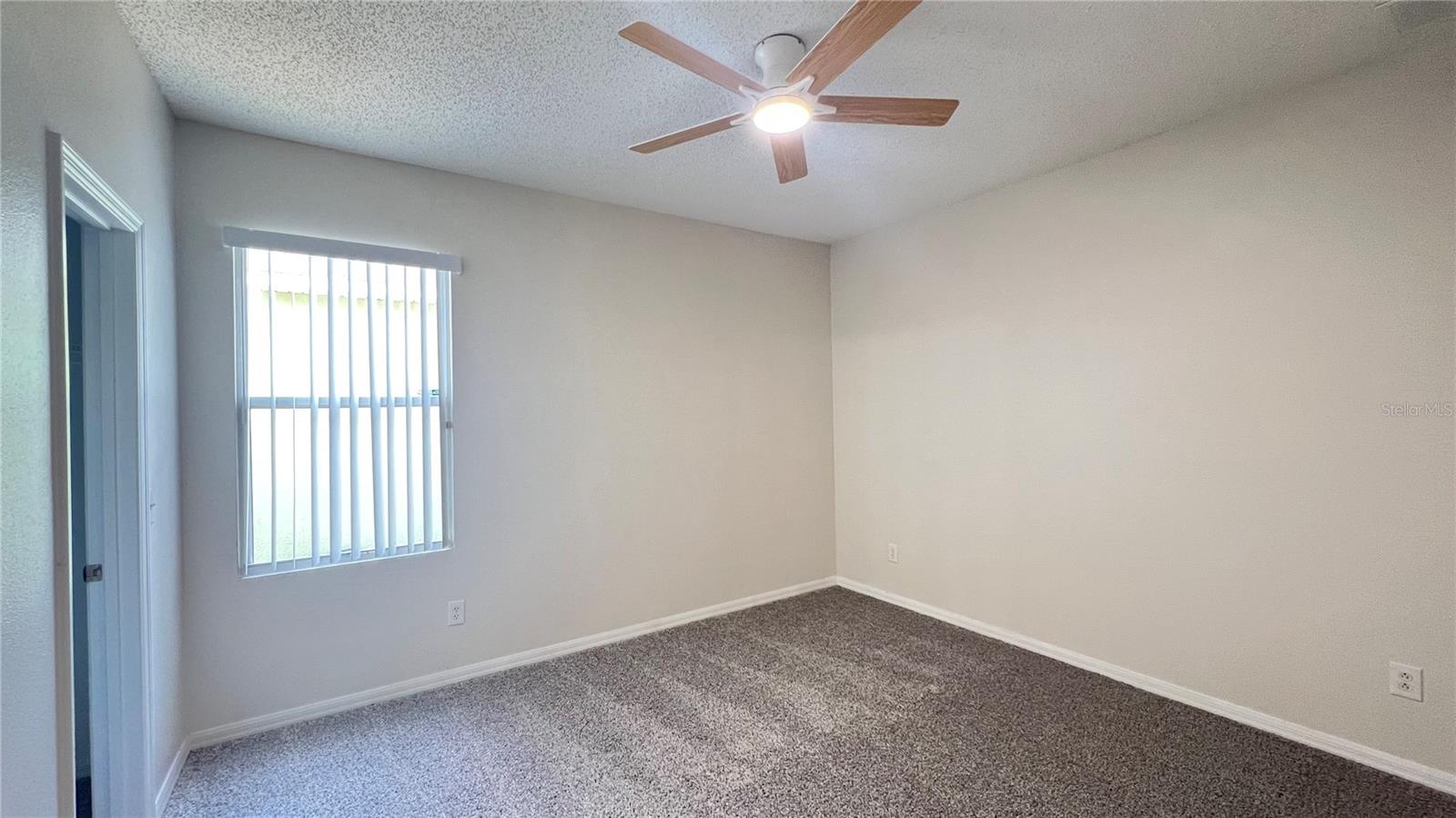 Image 21 of 37 For 453 Sunset View Drive