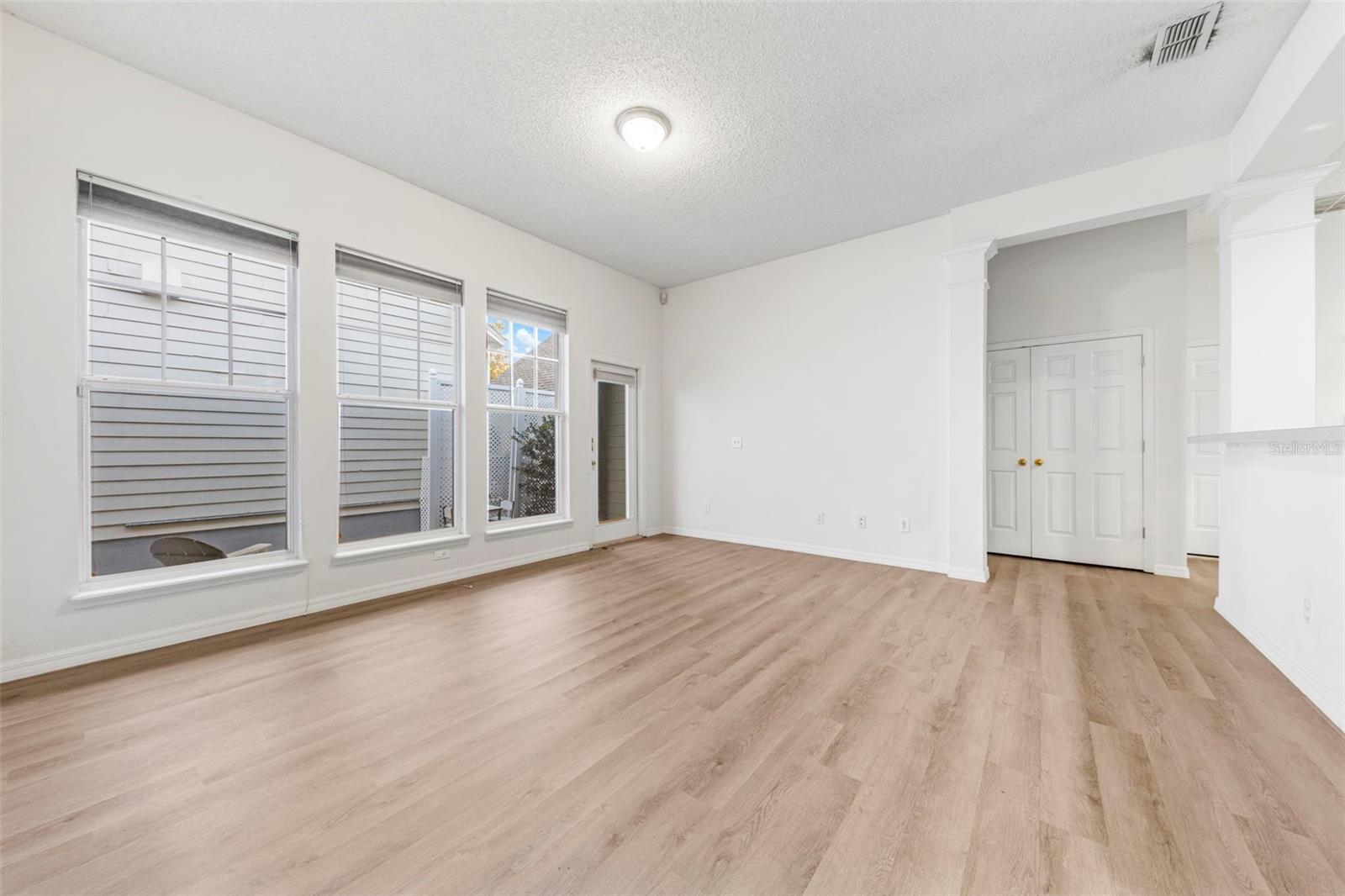 Image 13 of 25 For 834 Lake Evalyn Drive