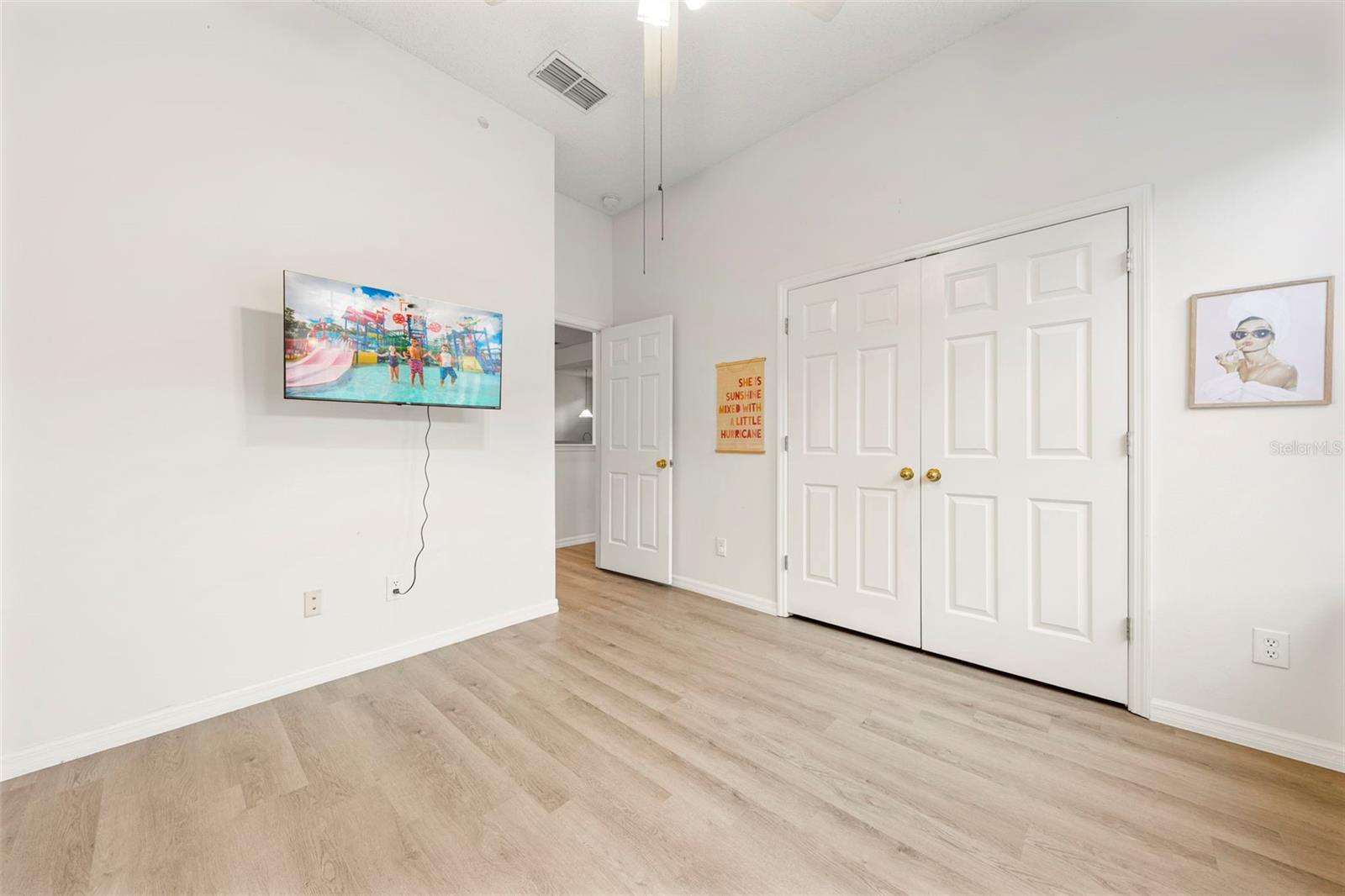 Image 14 of 25 For 834 Lake Evalyn Drive