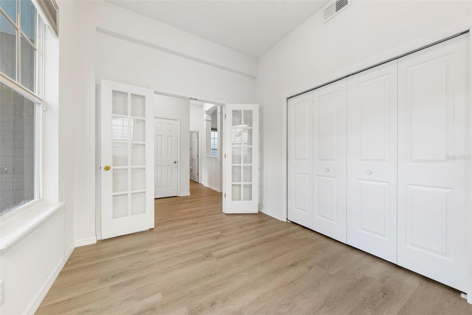 Image 16 of 25 For 834 Lake Evalyn Drive