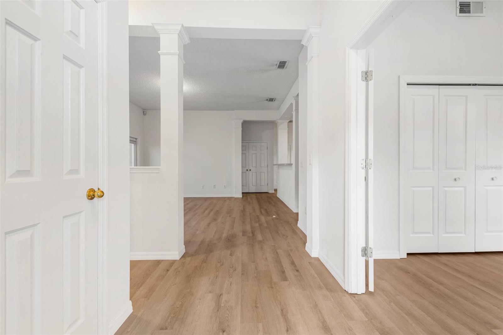 Image 18 of 25 For 834 Lake Evalyn Drive