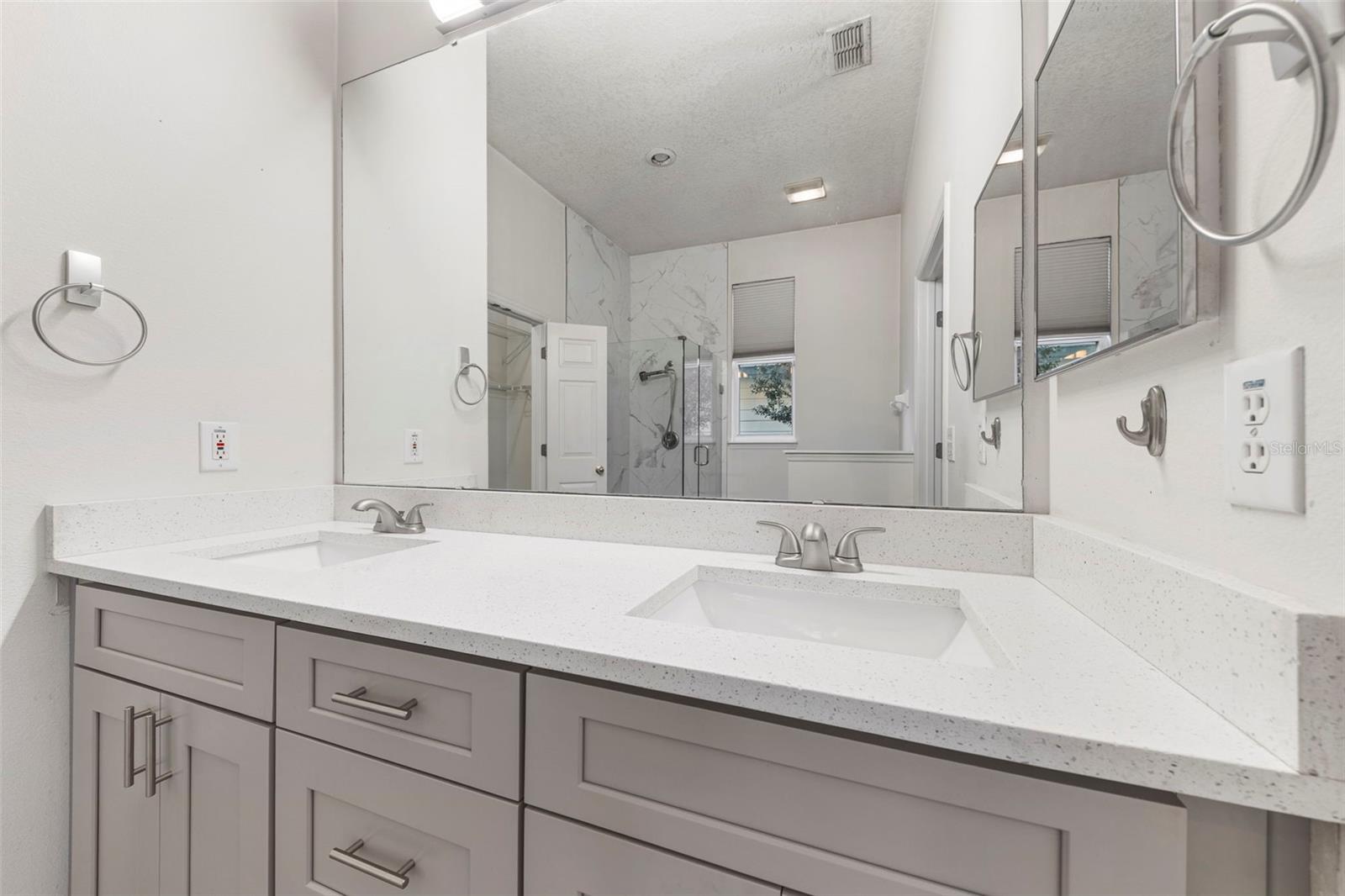 Image 8 of 25 For 834 Lake Evalyn Drive