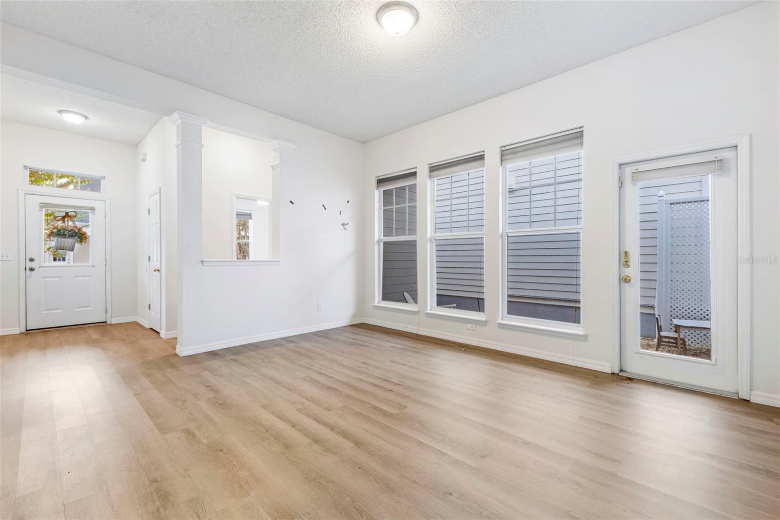 Image 9 of 25 For 834 Lake Evalyn Drive